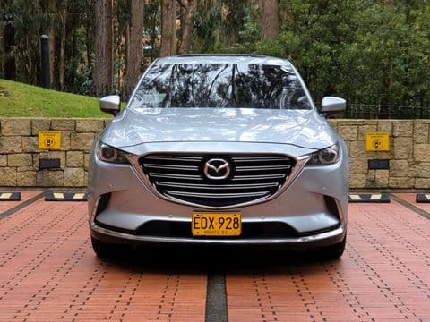 Mazda CX-9 2017 usado vista frontal color blanco plata estacionado en Bogotá