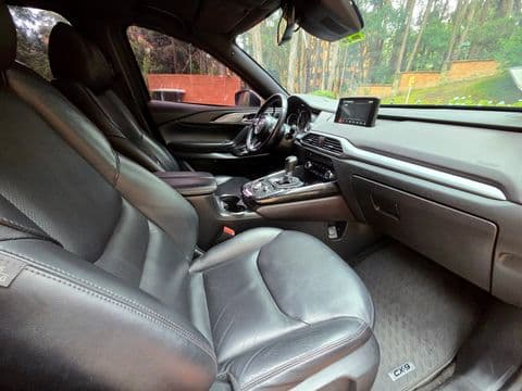 Mazda CX-9 2017 usado interior cabina cuero gris volante pantalla táctil