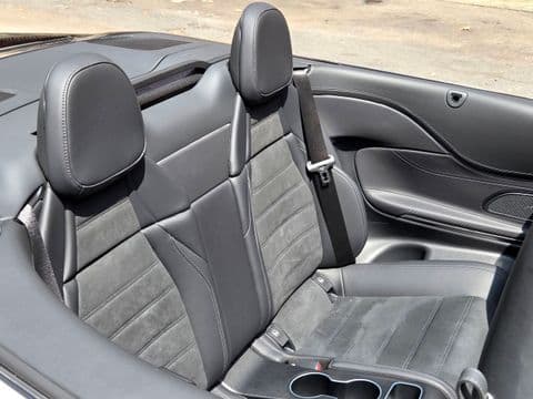 Mercedes-Benz CLE 300 4MATIC 2027 usado, interior convertible, asientos gris cuero, vista superior