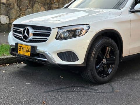 Mercedes-Benz GLC 250 4MATIC 2019 usado blanco vista frontal lateral izquierda