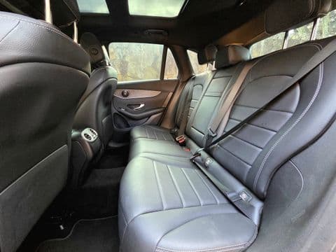 Mercedes-Benz GLC 250 4MATIC 2019 usado interior asientos traseros cuero gris