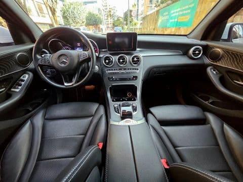 Mercedes-Benz GLC 250 4MATIC 2019 usado interior negro vista frontal dashboard