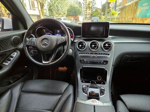 Mercedes-Benz GLC 250 4MATIC 2019 usado interior dashboard volante gris