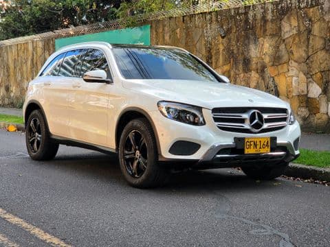 Mercedes-Benz GLC 250 4MATIC 2019 usado blanco vista frontal lateral