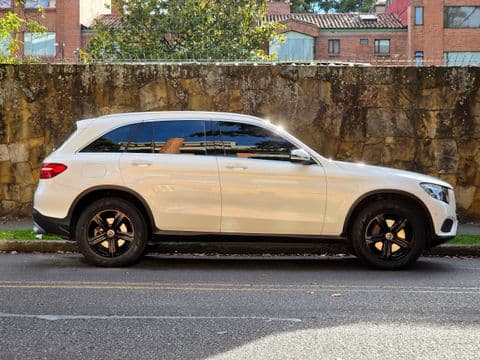 Mercedes-Benz GLC 250 4MATIC 2019 usado blanco vista lateral perfil completo