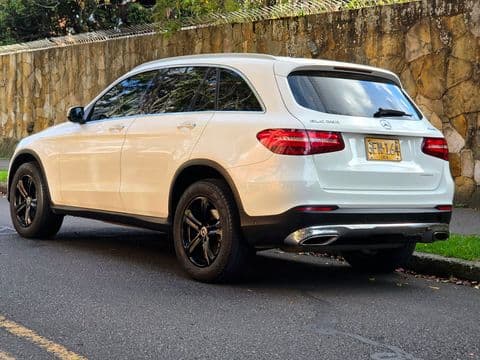 Mercedes-Benz GLC 250 4MATIC 2019 usado blanco vista lateral trasera