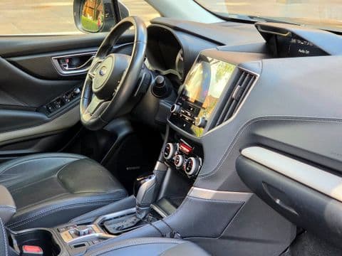 Subaru FORESTER 2.5I-S ES 2023 usado interior tablero volante pantalla táctil gris azul