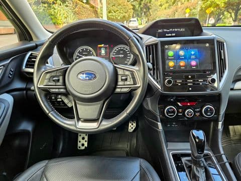 Subaru FORESTER 2.5I-S ES 2023 usado interior tablero volante pantalla táctil color negro